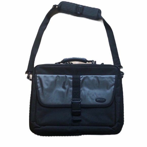 Targus Deluxe black laptop messenger bag NWT - Picture 1 of 13